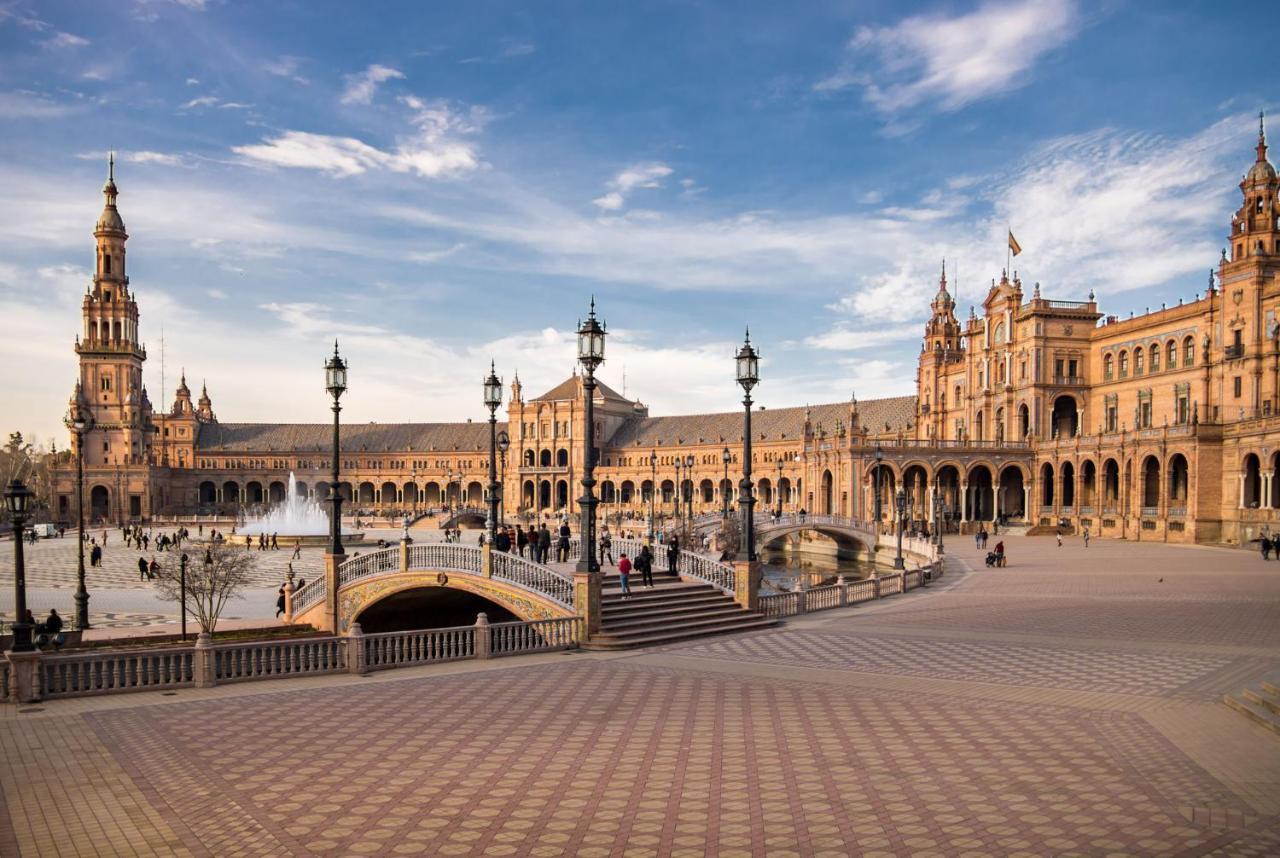 Rodrigo De Triana Courtyard By Valcambre Lägenhet Sevilla Exteriör bild