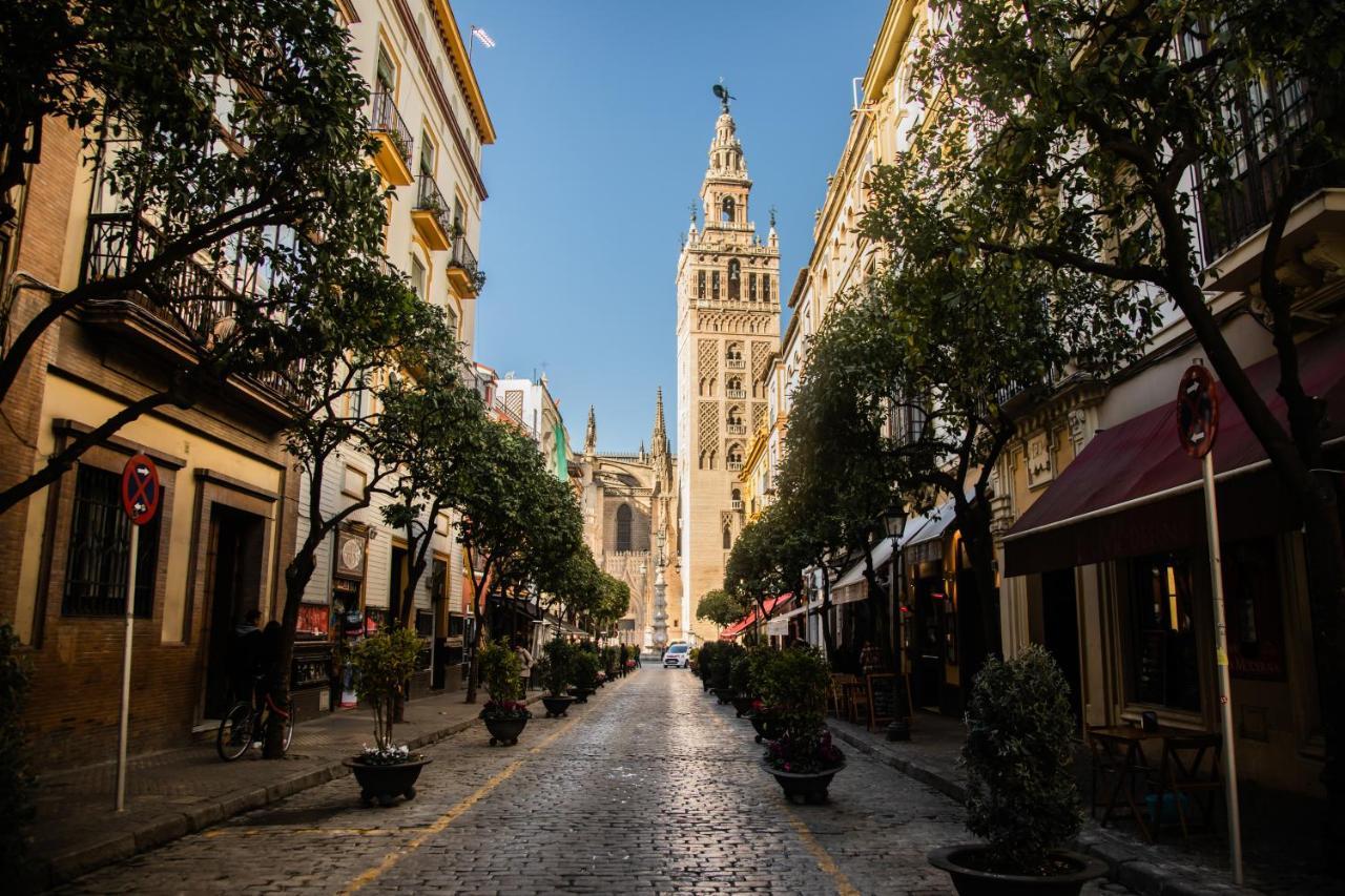 Rodrigo De Triana Courtyard By Valcambre Lägenhet Sevilla Exteriör bild